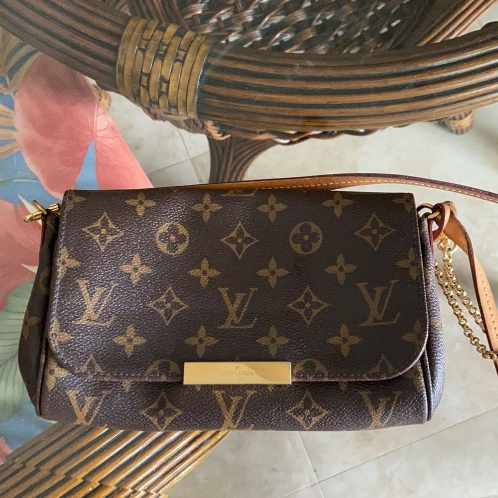 Louis Vuitton Favorite PM *MOVING SALE*